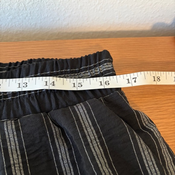 NYC Black & Gray Striped Wide-Leg Pants – Size M - Picture 4 of 7